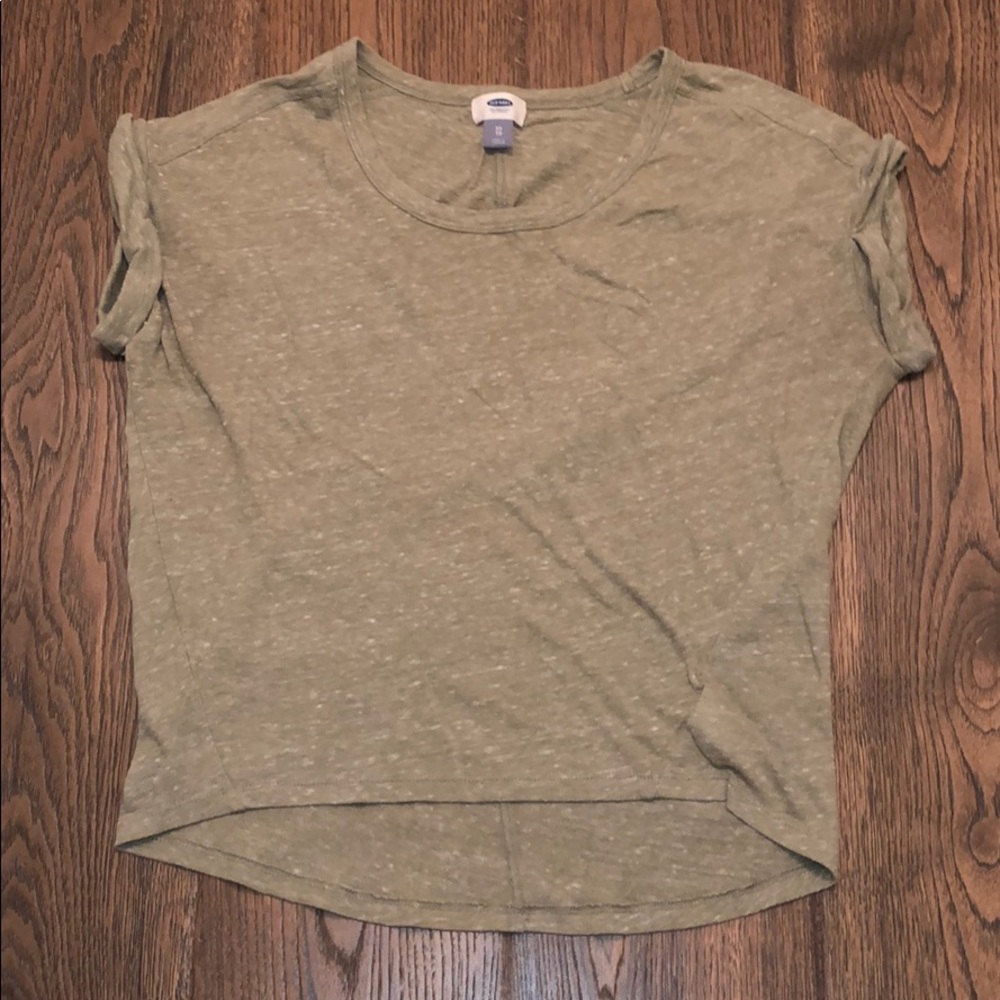 Green short sleeve t-shirt
